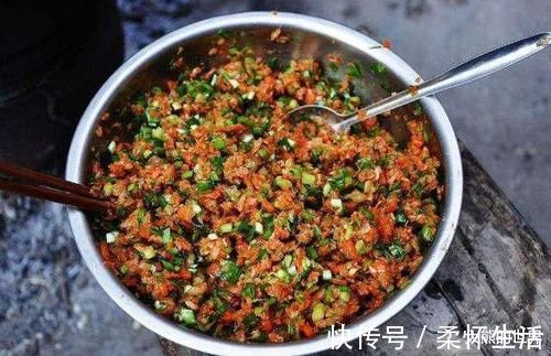 调饺子馅时,有一种料不能放,常有人错放,难怪饺子不好吃