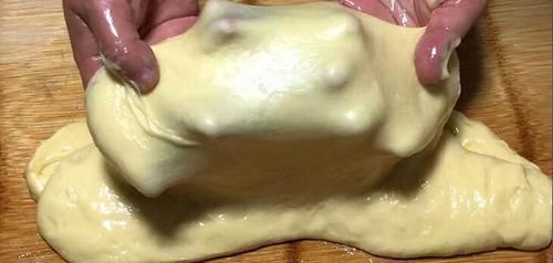 面粉里加2个鸡蛋,不蒸馒头不烙饼,做法简单,轻松搞定全家早餐