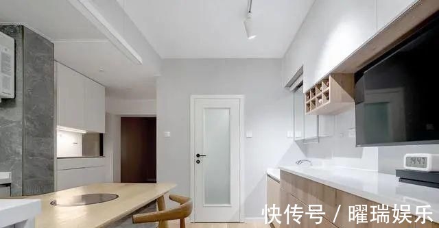 榻榻米|越来越多人开始“去客厅化”,学她家这么设计超实用,太有才了