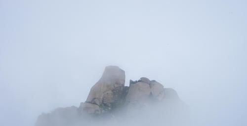 山峰|江淮地区最高山峰，天柱山因其而得名，形状却让人捉摸不透