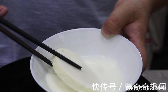 馒头|炸馒头片这样做，外脆内软不吸油，咬一口嘎嘣脆，比锅巴片好吃