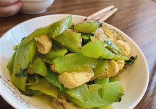 红烧鱼块|周末带孩子去嫂子家蹭饭,满满一桌菜吃撑了还打包,下次不敢来了