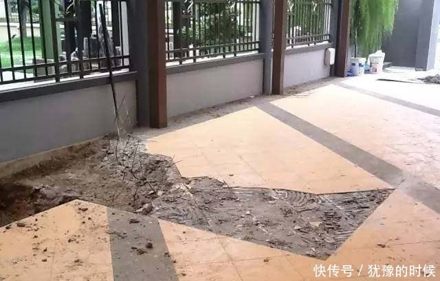 鱼缸和池还可以这样结合?只能说很有想法,有钱我也搞一个!