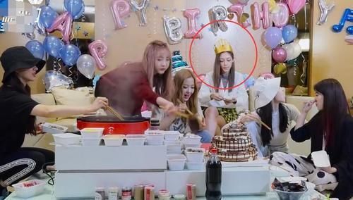 自律|难怪说自律的人没朋友,硬糖少女围着吃火锅,有谁留意到陈卓璇