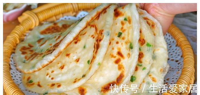 平底锅|正宗葱花饼教程，全程秘诀小技巧，保证酥软又多层，放凉也不硬！