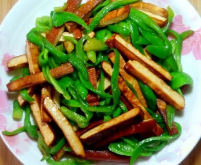 青椒炒香干|制作简单,纯素食材,养胃补钙,美味又下饭,孩子也不挑食了