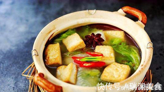 白菜炖豆腐很多人第一步就做错啦！难怪不好吃，大厨这样做才对