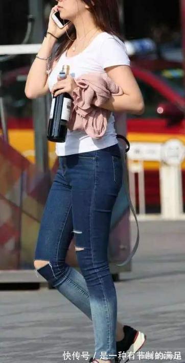 牛仔裤 “紧致”牛仔裤,展现完美的腿型,清新优雅的夏日精神