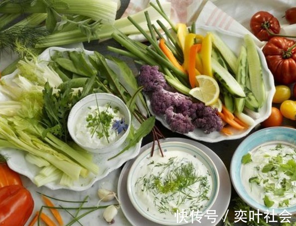 胆固醇|血管''堵''的人，少碰2黄，多做4事，坚持1月，胜吃溶栓药