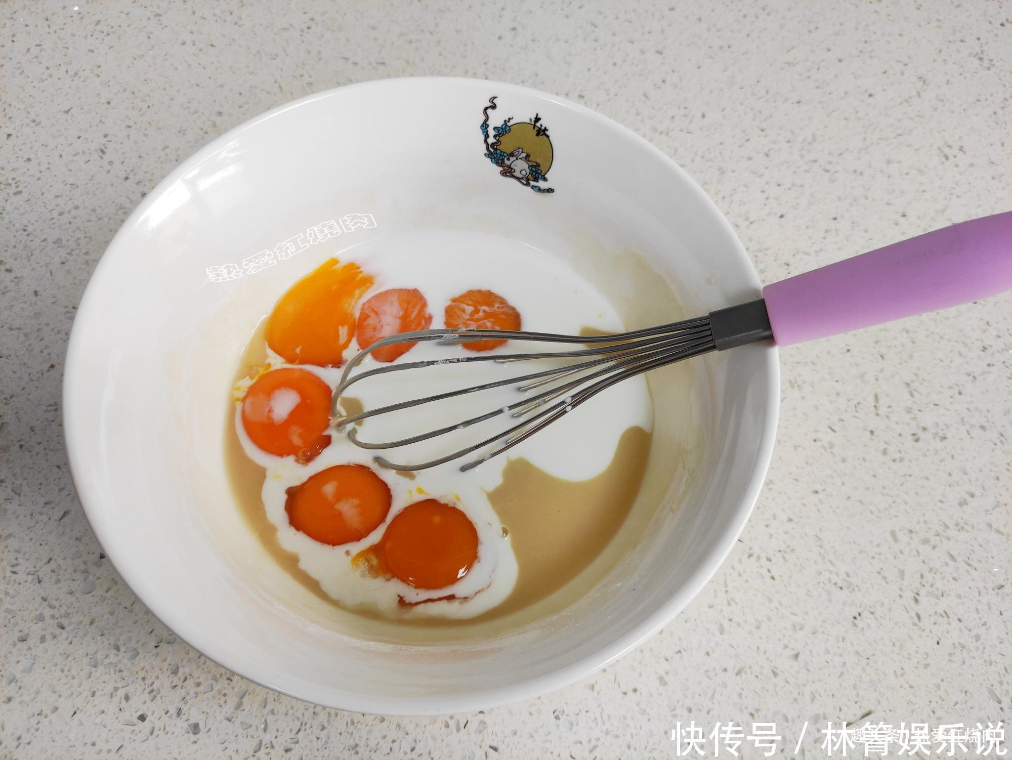  好吃|这个蛋糕比戚风还好吃，冷藏后食用更佳，趁现在鸡蛋便宜赶紧做呀