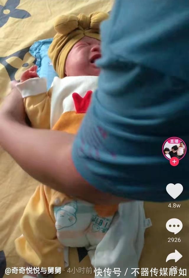 奇奇悦悦|田静一家太团结,舅舅帮忙带娃,小姨刚出月子就来带货