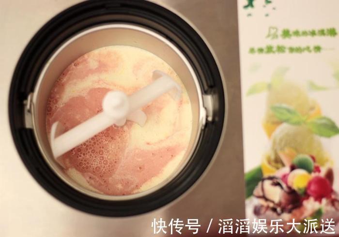 西瓜吃了几十年，如此做法第一次，女儿一口一感叹夏天真好！