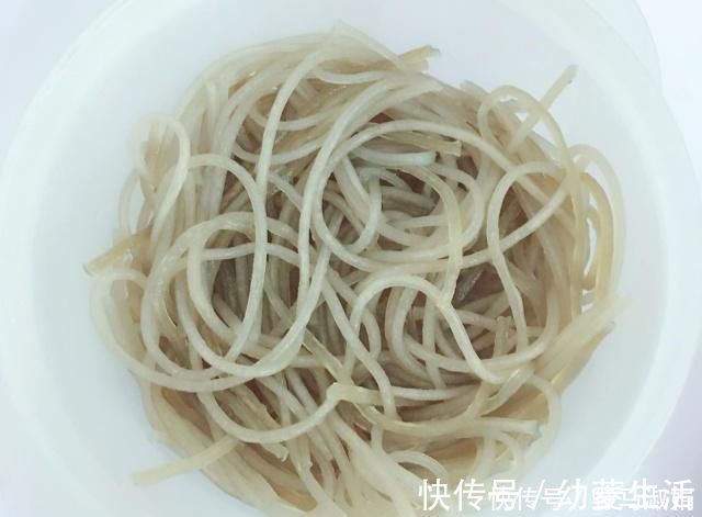 劲道|泡粉条不要只用水，学会这一招，5分钟就能泡好，粉条劲道有嚼劲