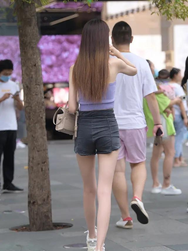 工作场所 时尚:精致的职业套装让人看起来特别优美,彰显女性柔美气质