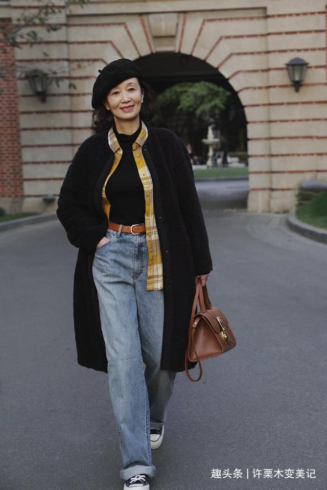 裙装 女人过了50岁,尽量不要衬衫配阔腿裤,学三木妈妈这样穿真优雅