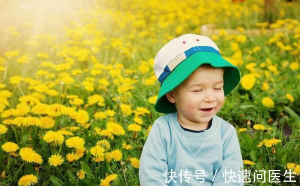 中耳炎|宝宝常掏耳朵,宝妈平躺喂奶,捏宝宝鼻子灌药,易造成耳朵损伤