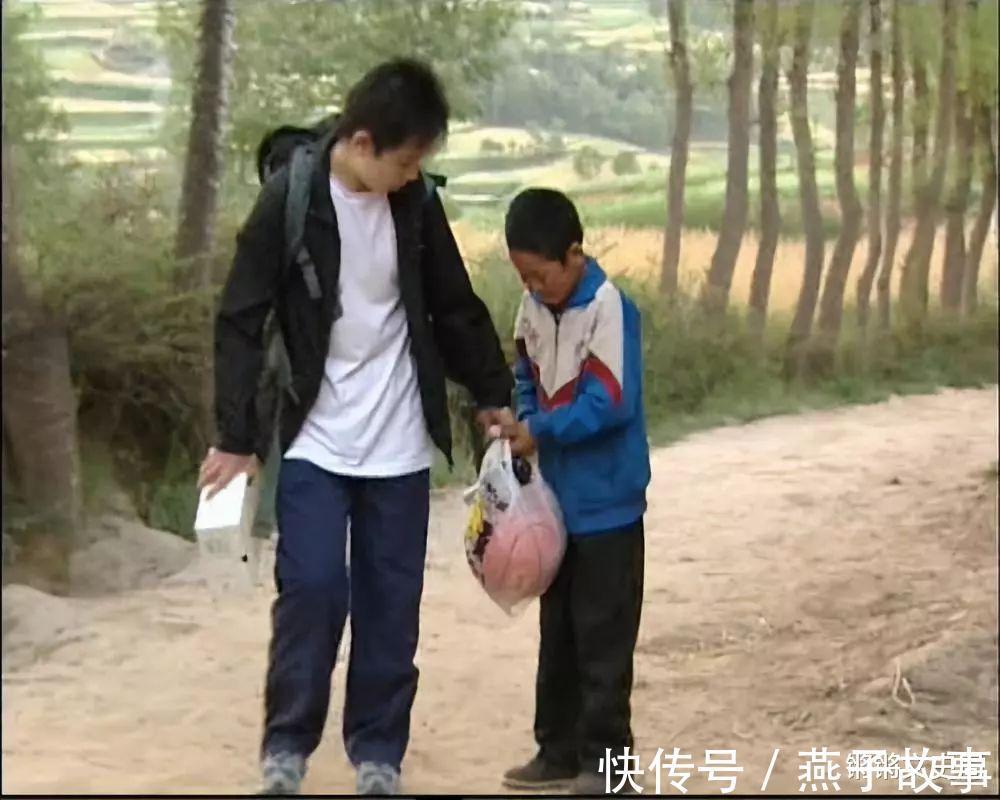 《變形計》高占喜靠讀書走出貧窮的農村娃，逆襲成為帥氣國防生