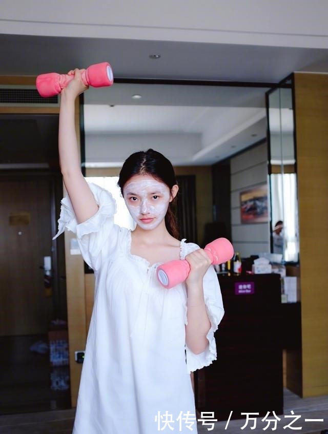 敏感肌|女生敷面膜时,尽量少犯这3个“错误”!不然毛孔容易变大!