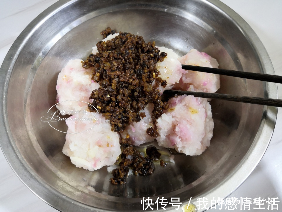 儿子去上班,带走20个萝卜馅大包子,都被同事抢光,纷纷要做法