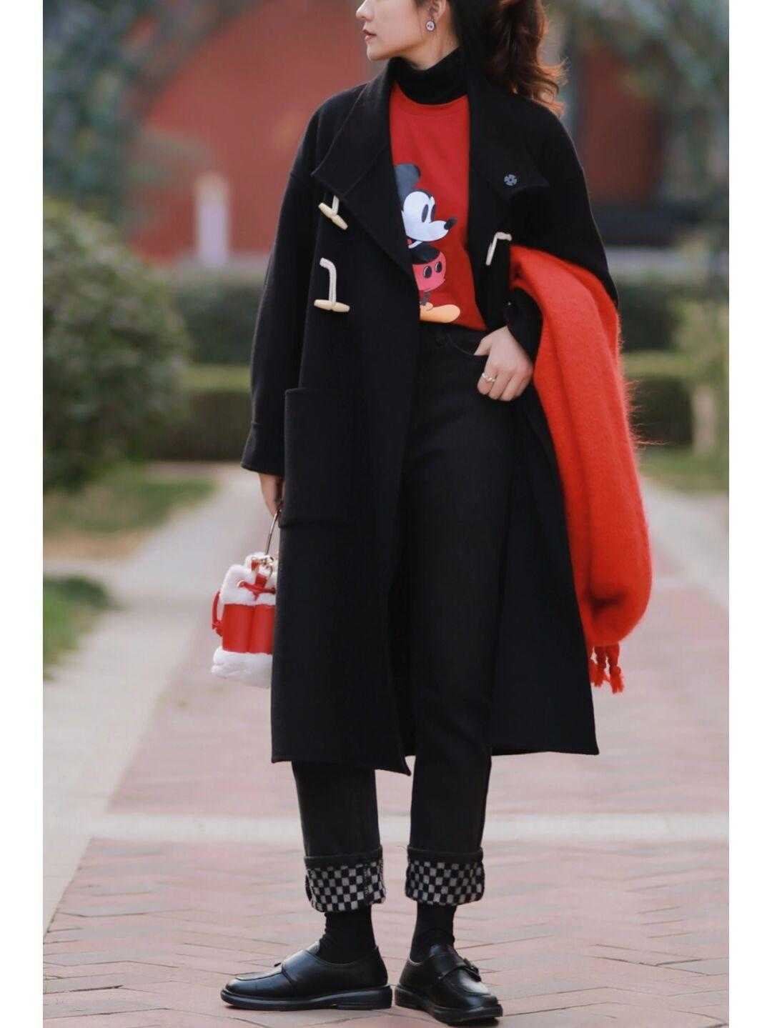 深冬|深冬穿黑色大衣才是最正确的选择,低调简约又有格调,安全感满满