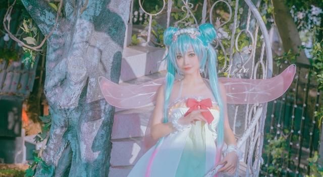 喜欢初音未来|过气歌姬的营业！初音未来还火吗？