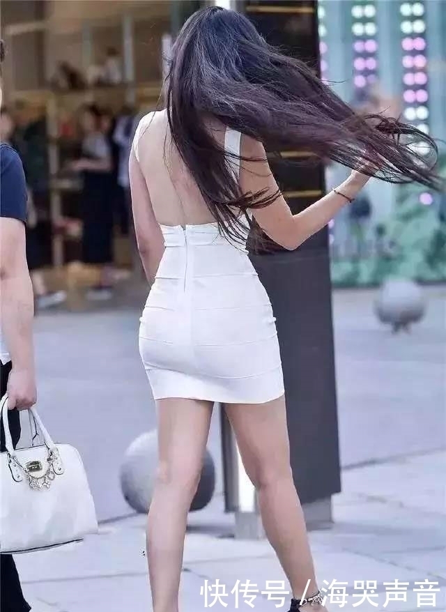 杀手|街拍:大露背,包臀裙,齐肩长发,堪称背影杀手!