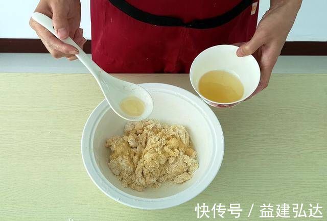 豆沙馅|1碗面粉4个鸡蛋,不用烤箱,教你用平底锅做面包,比蛋糕还好吃