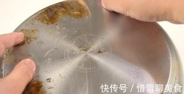 不锈钢锅发黑难清理教你用上这一招,立马像新的一样