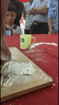 |搞笑GIF:这可能不是最吓人的 但绝对是挨揍最多的