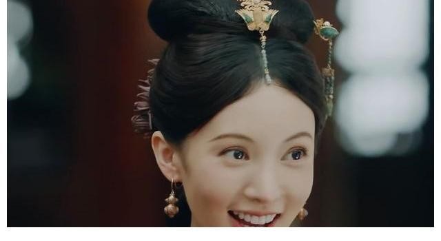 金晨|《玉楼春》等了37天,终等来央媒的点名,不过央媒只夸了她一人