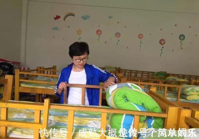 老师|娃在家从不午睡,老师却说在幼儿园很听话,看监控后妈妈心疼孩子