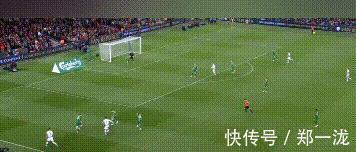 射门|C罗太拼了!95分钟还1突3+带球20米射门被扑,赛后赠球衣给小球迷