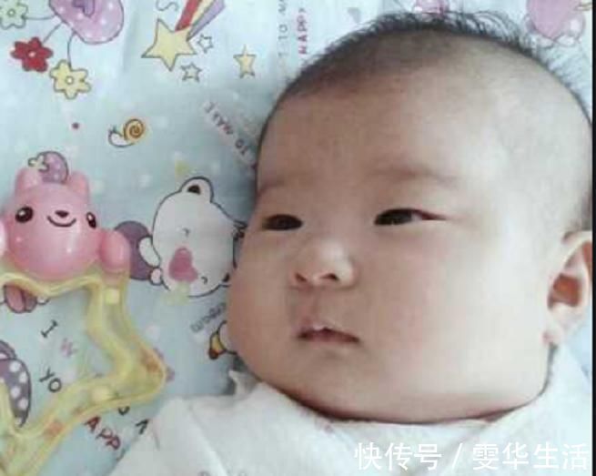 绿豆枕|宝宝睡觉时发生这3种行为,父母要注意了:娃想要睡枕头了!