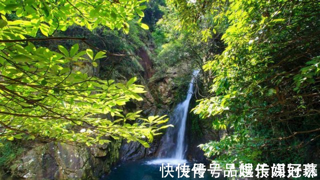 宋神宗@王安石一首抒情小诗,只是那么淡淡着笔,通篇美得犹如一幅山水画