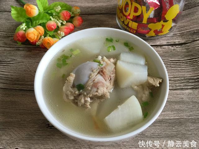 炖骨头汤时,不要直接下锅,记住5点,骨汤奶白又营养