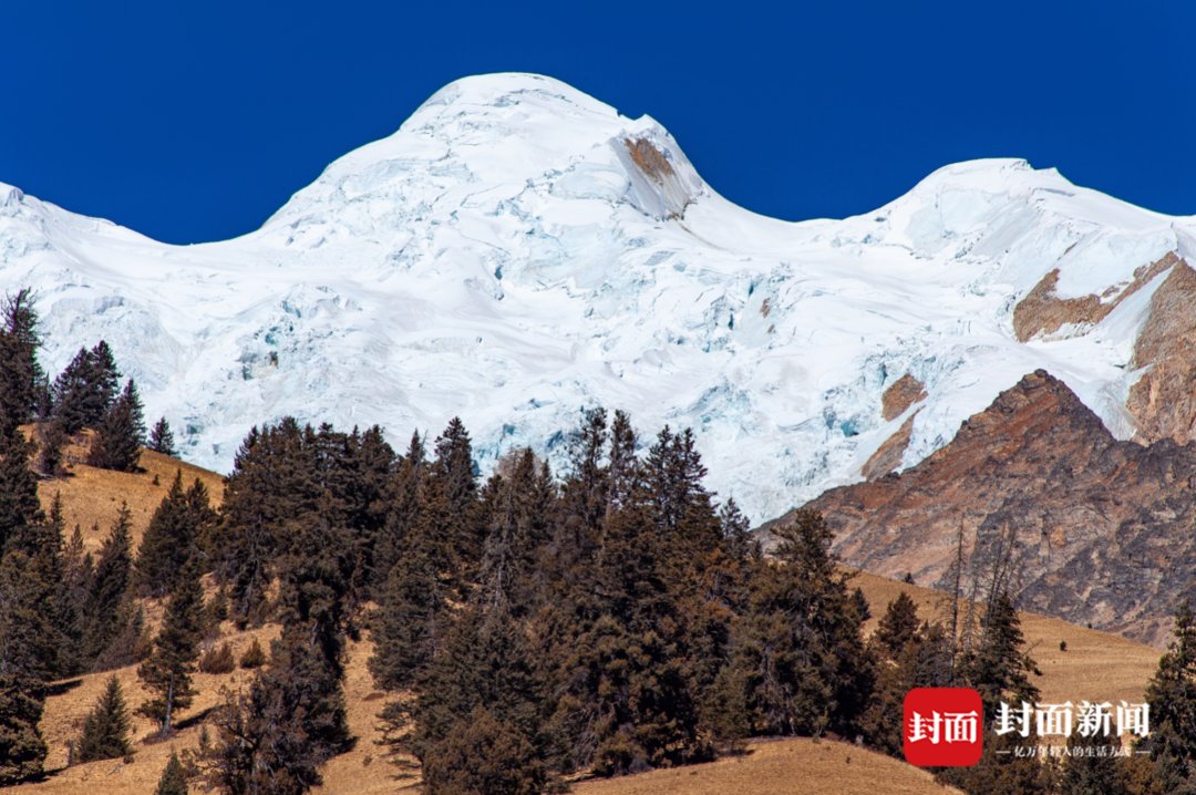 山峰|十二年追峰路：他为山峰拍“证件照” 贡嘎山高度做网名｜图集