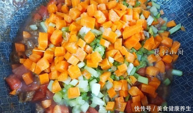 最近孩子最馋这锅饭,饭菜一锅出,省事简单,孩子吃得香,身体棒