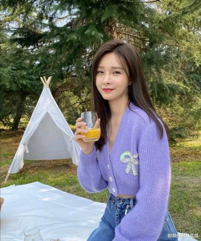 别总穿黑白灰了,今夏流行这个“紫”,时髦显白很高级