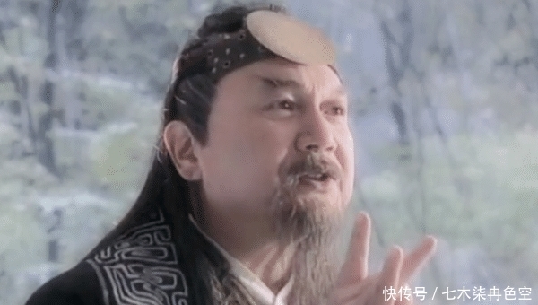 白素贞的师父不是黎山老母,而是另有其人,这个人的名字她不敢说