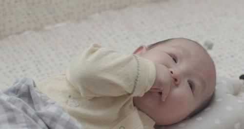 头型|婴儿头型形成的3个关键期,家长把握好及时纠正,错过就来不及了