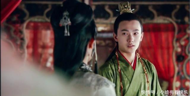 丫头|撞见茗烟与丫头云雨的画面,贾宝玉为什么就想去找袭人?原来如此