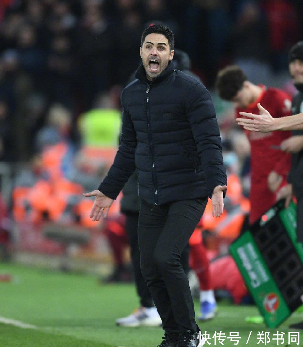 豪门|1-2到0-0!英超豪门又翻车,控球仅2成+被轰17脚,冲击队史第3冠