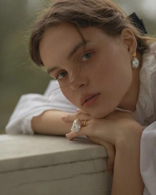 耳环选得好，颜值翻一番