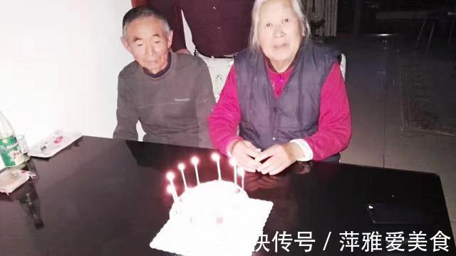老两口|近90岁老夫妻，可蒸馒头，能喝酒，长寿秘诀：从不碰一件事