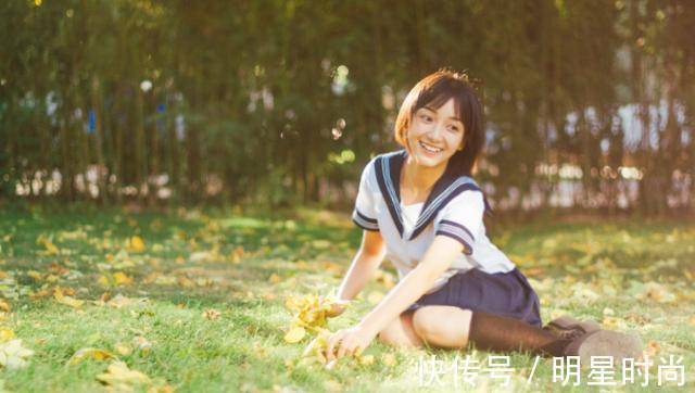 搭配 卜冠今的身材比例才是男人喜欢的,穿黄裙子配短发,娇小又萝莉