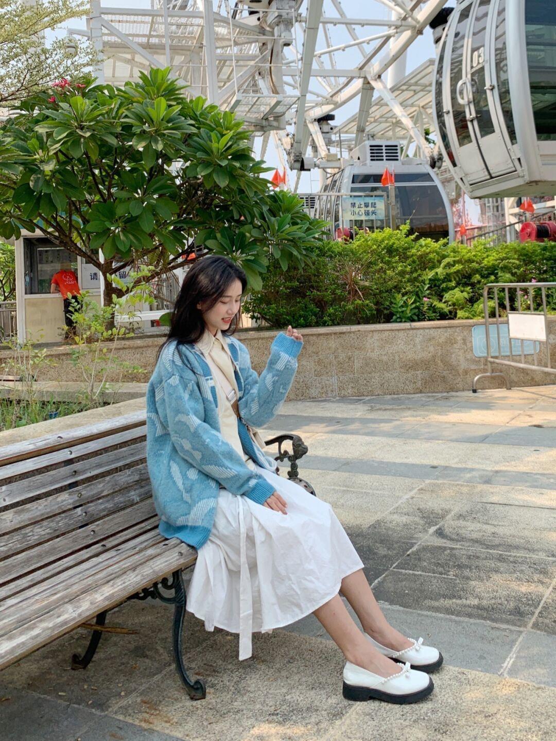 搭配|秋冬毛衣别乱选!穿这两件就够了,可盐可甜!