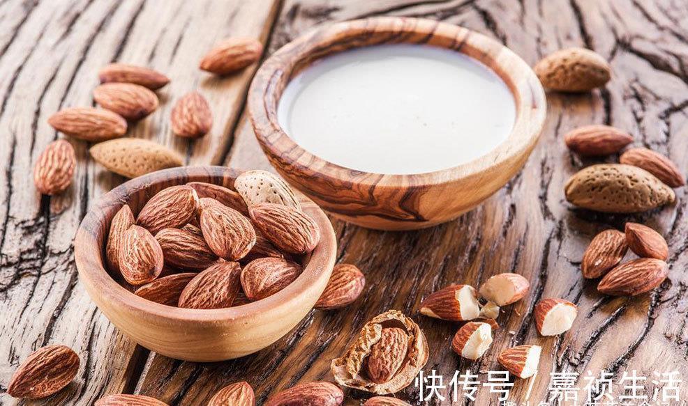 胃里|喝牛奶,上午好还是下午好?3个“黄金时间”要抓住,营养好吸收