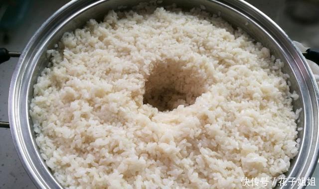 加曲|自制米酒,糯米蒸后,不要直接加曲,再走一步,酒会更浓更甜