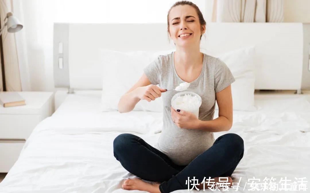冷饮|孕期孕妇在偷吃雪糕时，胎儿的反应简直萌化了，多可爱的小宝贝啊