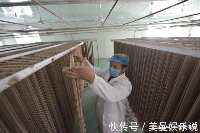 血管|脸上出现这2个变化，要注意了！降血脂、护血管的食物都在这了